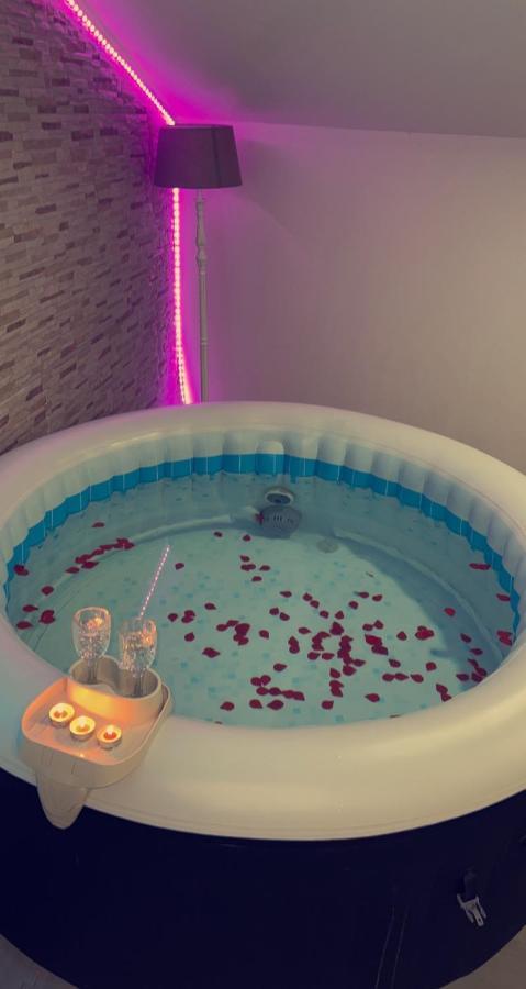 Love'Room Треб Экстерьер фото